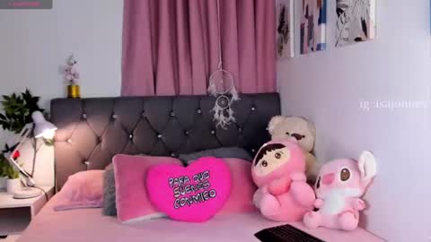 Snapshot of ebony_curly2 chatting on August 4, 7:27 pm isa online show from August 4, 7:27 pm