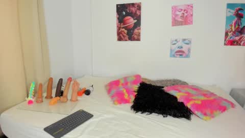 Snapshot of ebony_cute9 chatting on October 1, 7:09 pm ebony_cute9 online show from October 1, 7:09 pm