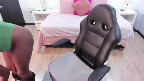 ebony_fantasy2 online show from September 18, 12:18 pm