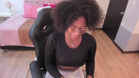 Snapshot of ebony_fantasy2 chatting on March 29, 12:16 pm ebony_fantasy2 online show from March 29, 12:16 pm