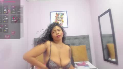 ebony_hot_25 online show from March 5, 10:39 pm