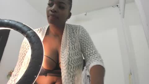 ebony_katterin online show from December 9, 11:45 pm