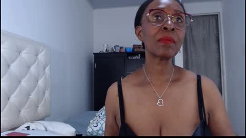 Snapshot of ebony_m1lf chatting on February 24, 4:43 am judy online show from February 24, 4:43 am
