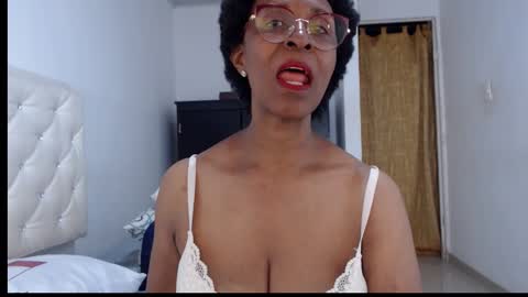 Snapshot of ebony_m1lf chatting on March 26, 5:35 am judy online show from March 26, 5:35 am