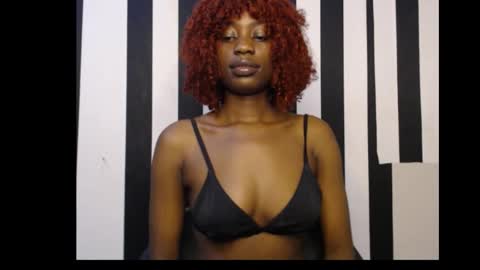 Snapshot of ebony_petitequeen chatting on September 28, 11:43 pm Ella online show from September 28, 11:43 pm