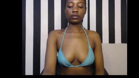 Snapshot of ebony_petitequeen chatting on October 8, 7:50 am Ella online show from October 8, 7:50 am