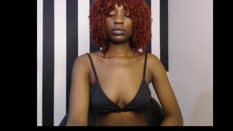 Snapshot of ebony_petitequeen chatting on October 11, 12:47 pm Ella online show from October 11, 12:47 pm