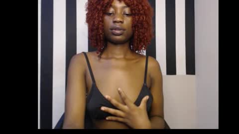Snapshot of ebony_petitequeen chatting on October 12, 12:59 pm Ella online show from October 12, 12:59 pm