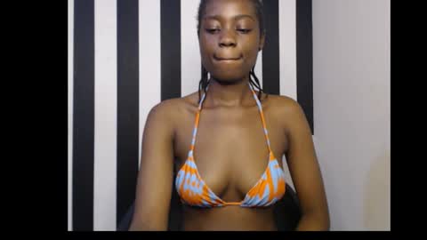 Snapshot of ebony_petitequeen chatting on October 14, 1:23 pm Ella online show from October 14, 1:23 pm