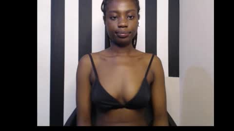 Snapshot of ebony_petitequeen chatting on November 10, 12:48 pm Ella online show from November 10, 12:48 pm