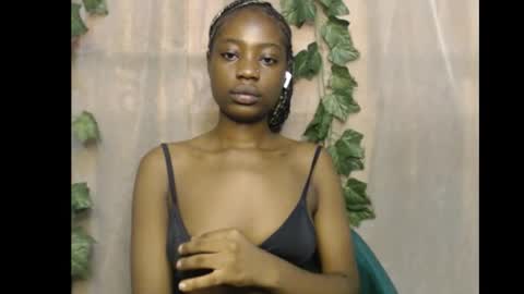 Snapshot of ebony_petitequeen chatting on November 26, 1:01 pm Ella online show from November 26, 1:01 pm