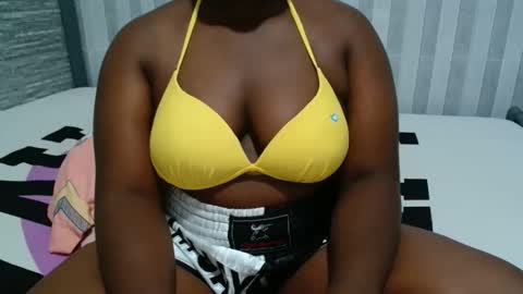Snapshot of ebony_sabrina chatting on February 26, 9:03 pm Sabrina online show from February 26, 9:03 pm