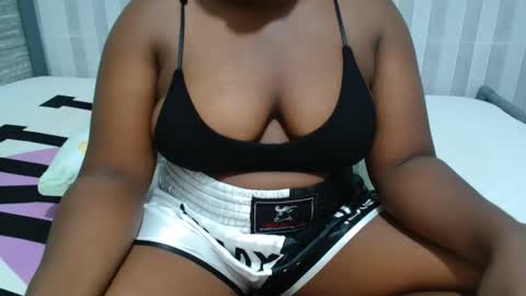 Snapshot of ebony_sabrina chatting on April 8, 7:52 am Sabrina online show from April 8, 7:52 am