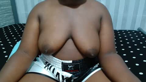 Snapshot of ebony_sabrina chatting on April 20, 7:59 pm Sabrina online show from April 20, 7:59 pm