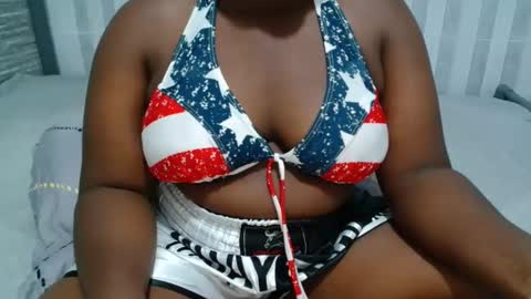 Snapshot of ebony_sabrina chatting on April 23, 7:05 pm Sabrina online show from April 23, 7:05 pm