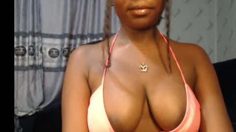 Snapshot of ebony_sexy_queen chatting on December 20, 7:33 am Racheal online show from December 20, 7:33 am