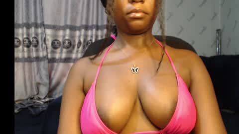 Snapshot of ebony_sexy_queen chatting on December 21, 7:56 am Racheal online show from December 21, 7:56 am