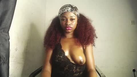 Snapshot of ebony_slimgirl0 chatting on July 9, 8:02 pm Lilly online show from July 9, 8:02 pm