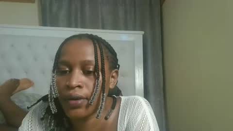 Snapshot of ebony_squiter chatting on November 2, 9:17 pm Ebony squiter online show from November 2, 9:17 pm
