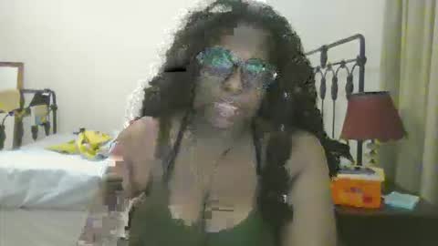 Snapshot of ebonybigtitqueen0 chatting on February 26, 3:16 am ebonybigtitqueen0 online show from February 26, 3:16 am