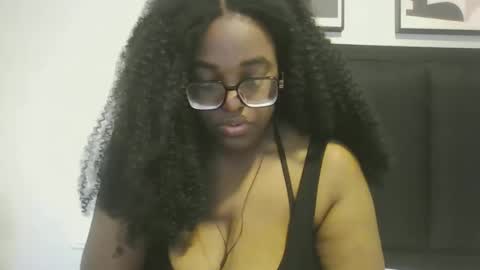 Snapshot of ebonybigtitqueen0 chatting on April 4, 5:32 pm ebonybigtitqueen0 online show from April 4, 5:32 pm