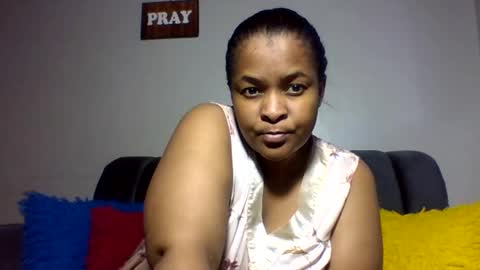 Snapshot of ebonybooty_asssxxx chatting on January 12, 6:35 pm thickbea online show from January 12, 6:35 pm