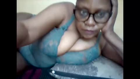 Snapshot of ebonybussy chatting on February 9, 9:13 am MAMITO online show from February 9, 9:13 am