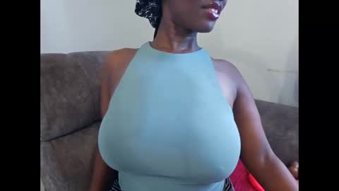 Snapshot of ebonycandymelani chatting on October 6, 12:24 pm Ebony Melanie online show from October 6, 12:24 pm