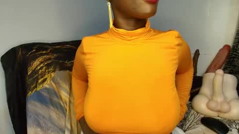 Ebony Melanie online show from February 19, 11:34 pm