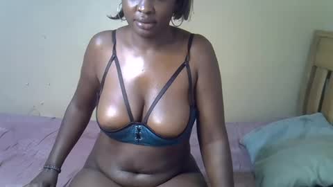 Snapshot of ebonyfatale chatting on June 11, 10:41 pm ebonyfatale online show from June 11, 10:41 pm