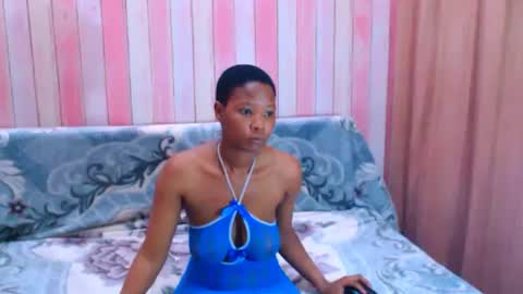 Snapshot of ebonyfirexx chatting on October 27, 4:16 am Life online show from October 27, 4:16 am