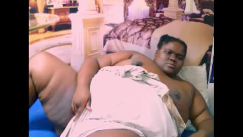 ebonyhotbuns4u2luv online show from January 29, 10:01 pm