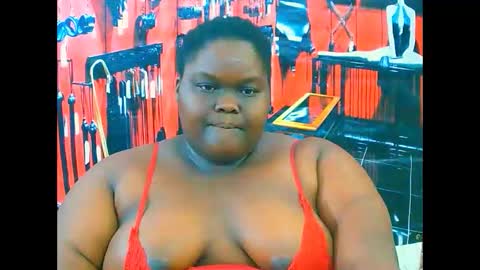 ebonyhotbuns4u2luv online show from November 1, 8:11 pm