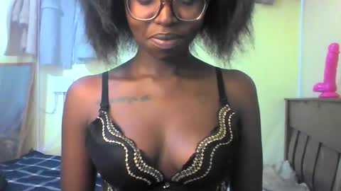 Ebonymuse2 online show from May 10, 6:24 pm