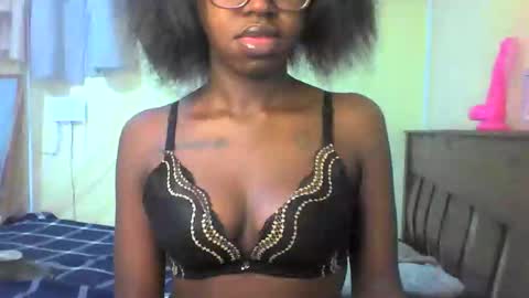 Ebonymuse2 online show from May 12, 10:01 am