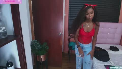Snapshot of ebonyndsavage chatting on January 5, 7:07 pm ebonyndsavage online show from January 5, 7:07 pm