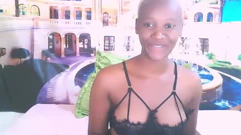 Snapshot of ebonyolive69 chatting on October 14, 9:32 am Cindy online show from October 14, 9:32 am