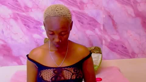 Snapshot of ebonyolive69 chatting on October 25, 8:55 am Cindy online show from October 25, 8:55 am