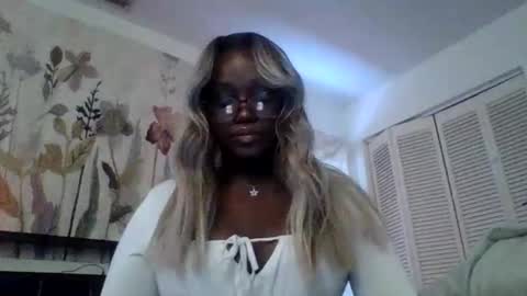 ebonyprincesssss online show from January 5, 9:18 pm