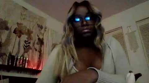 ebonyprincesssss online show from January 8, 12:46 am