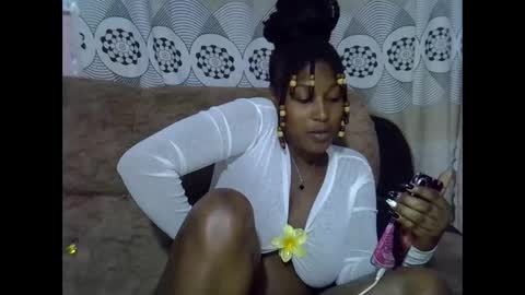 pretty online show from May 16, 11:03 pm