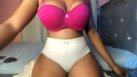 ebonysmiles00 online show from May 10, 11:04 am