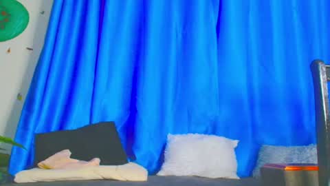 ebonysmilz88 online show from February 20, 10:05 am