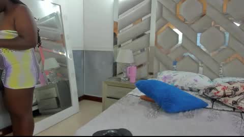 ebonysquirtcol online show from January 6, 8:34 pm