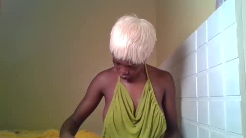 Snapshot of ebonytanqueen chatting on March 22, 1:20 am ebonytanqueen online show from March 22, 1:20 am