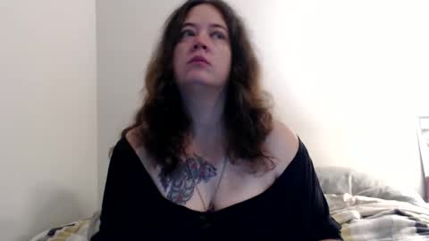 Snapshot of echosol17 chatting on September 27, 11:37 am Weird Echo online show from September 27, 11:37 am