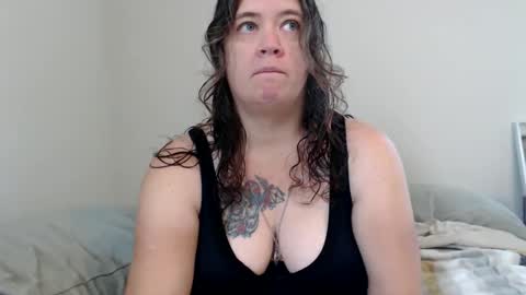 Snapshot of echosol17 chatting on October 6, 4:15 pm Weird Echo online show from October 6, 4:15 pm