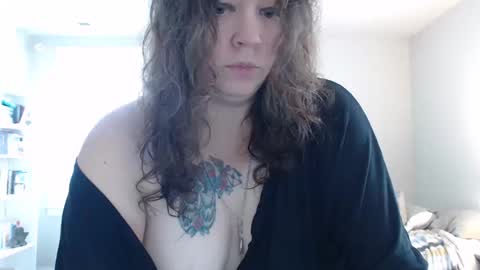 Snapshot of echosol17 chatting on October 14, 4:52 pm Weird Echo online show from October 14, 4:52 pm