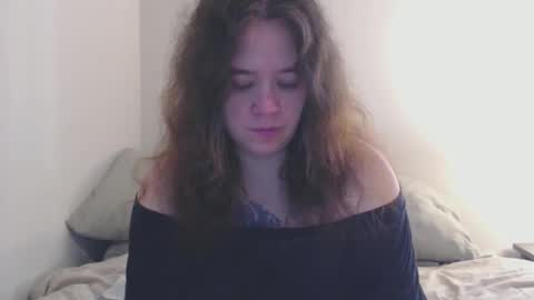 Snapshot of echosol17 chatting on October 27, 12:20 pm Weird Echo online show from October 27, 12:20 pm