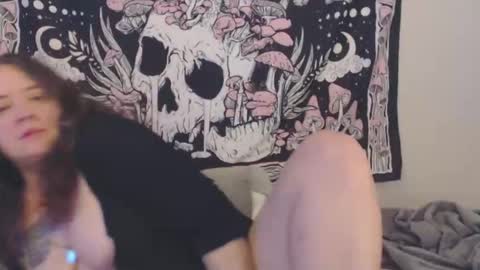 Snapshot of echosol17 chatting on March 11, 12:16 am Weird Echo online show from March 11, 12:16 am